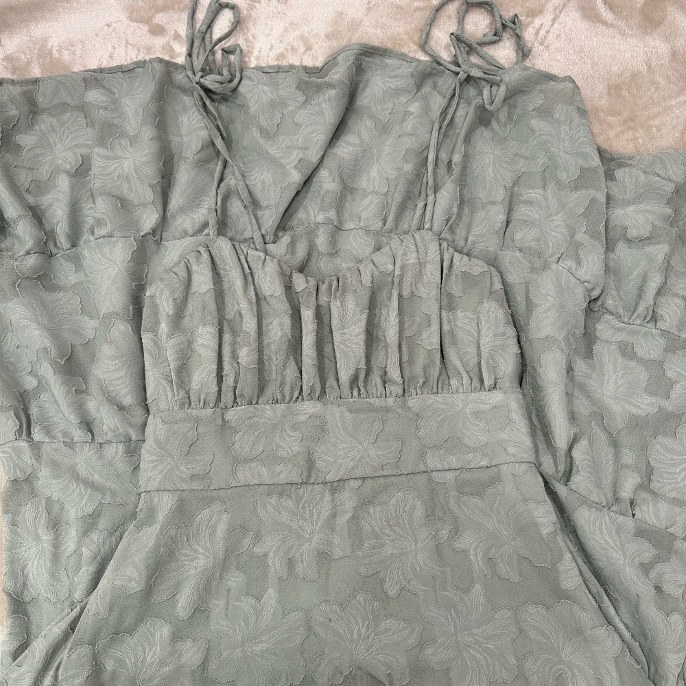 green dress